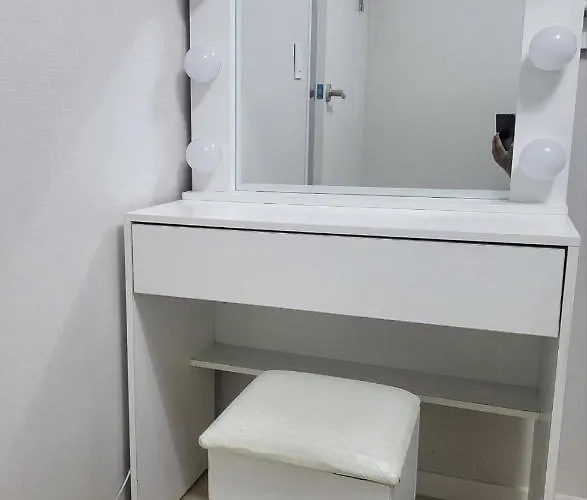 Newly Renovated 2 Bedroom #7 *