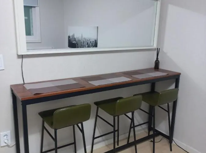 Newly Renovated 2 Bedroom #7 Apartment