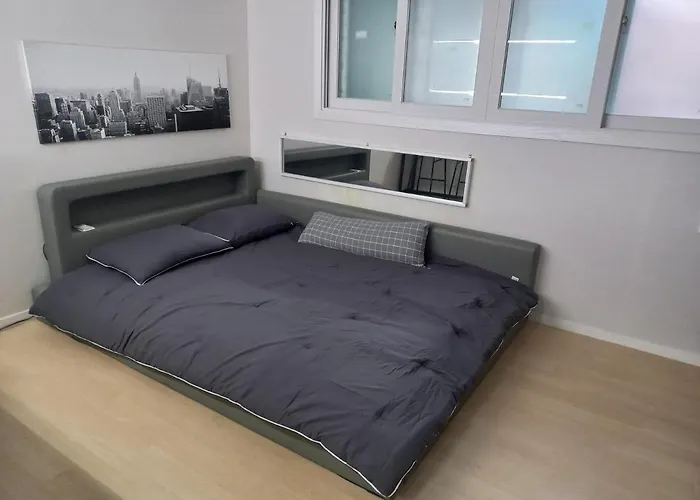 Newly Renovated 2 Bedroom #7 Apartment *