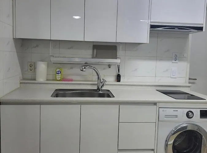Newly Renovated 2 Bedroom #7 Apartment Seoul