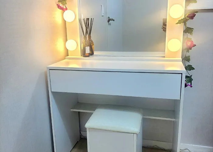 Newly Renovated 2 Bedroom #7